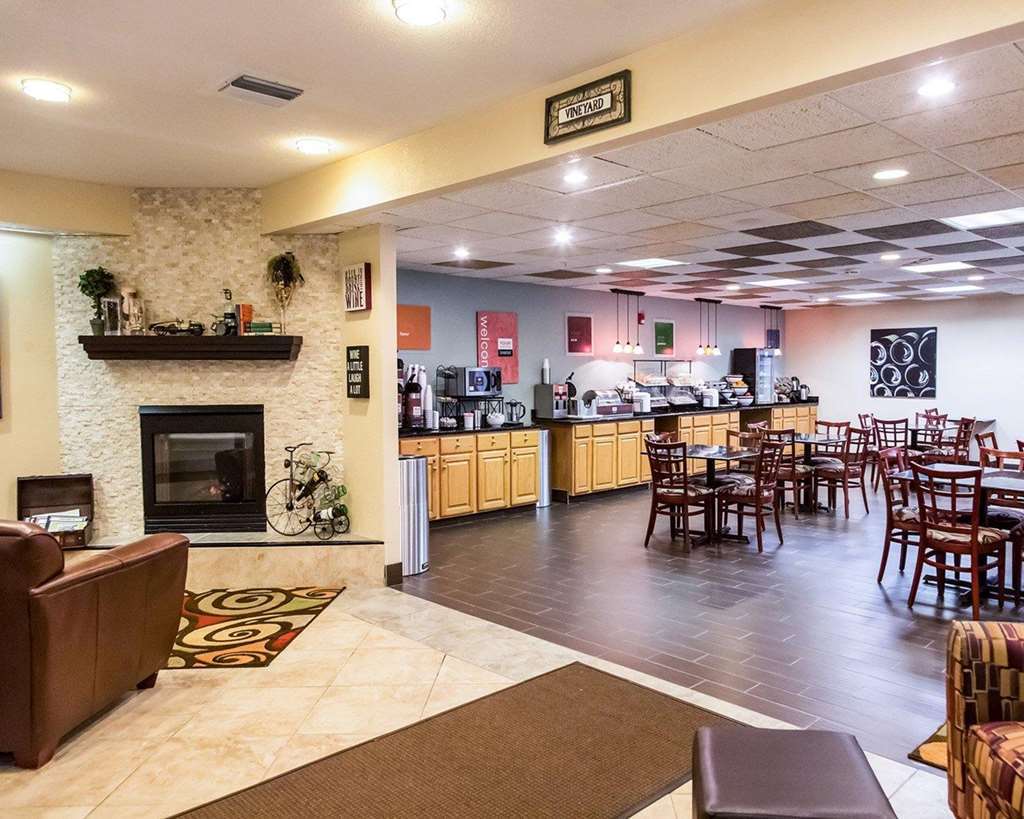 Comfort Inn & Suites Paw Paw Интерьер фото
